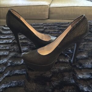 Jessica Simpson Black Textured Platform Heels